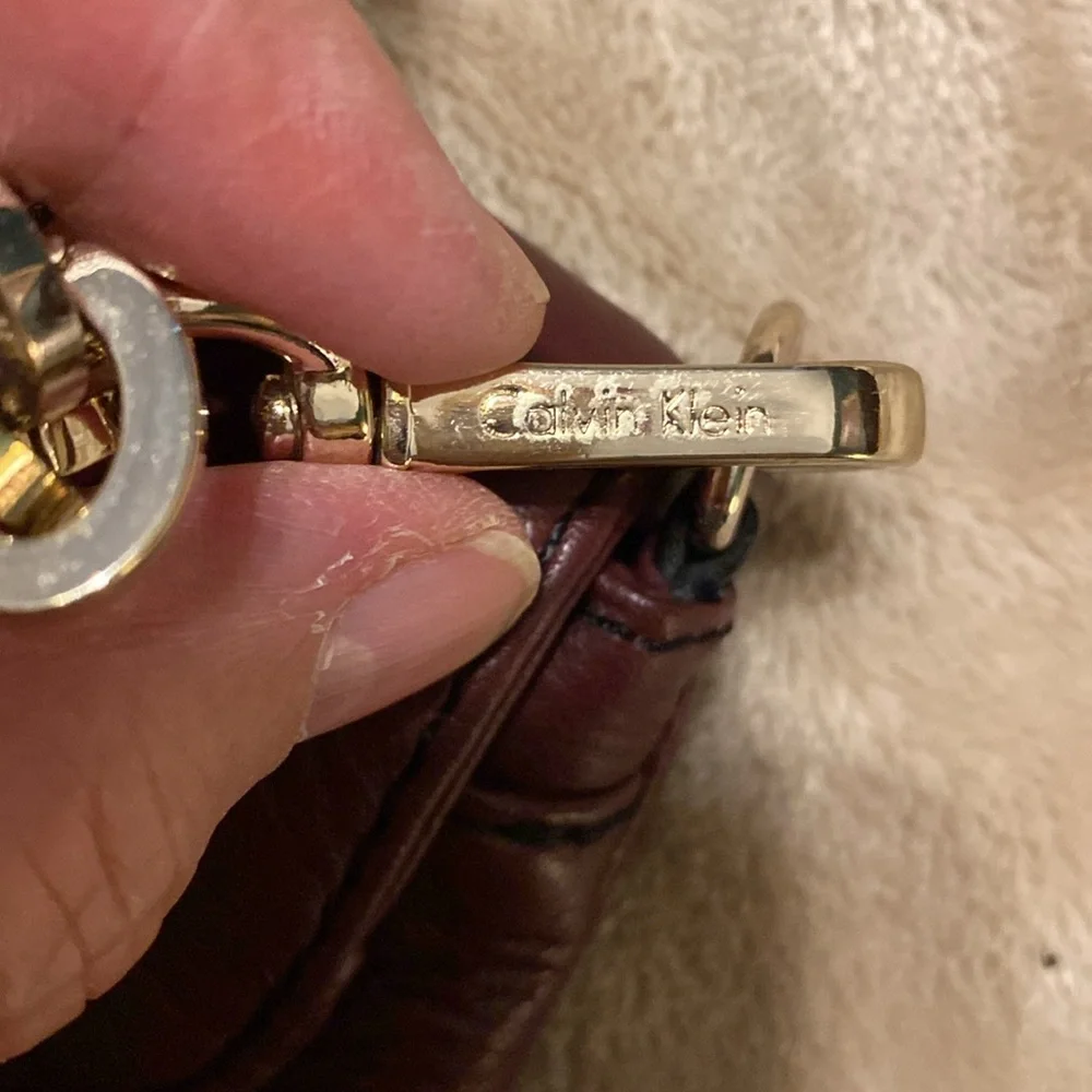 Calvin Kline small burgundy leather crossbody - Picture 12 of 12